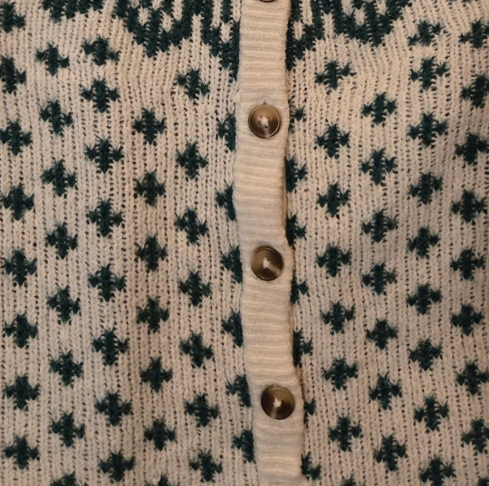 Old Navy Cream and Green Patterned Kids Footie 18 - 24 M